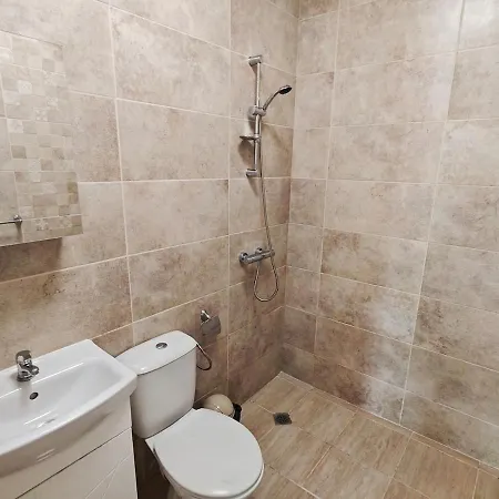 Three-bedroom House In Village, 20 Minutes From The Beach! Villa *