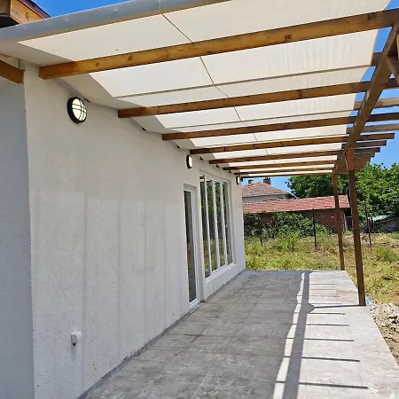 Villa Three-bedroom House In Village, 20 Minutes From The Beach! Livada